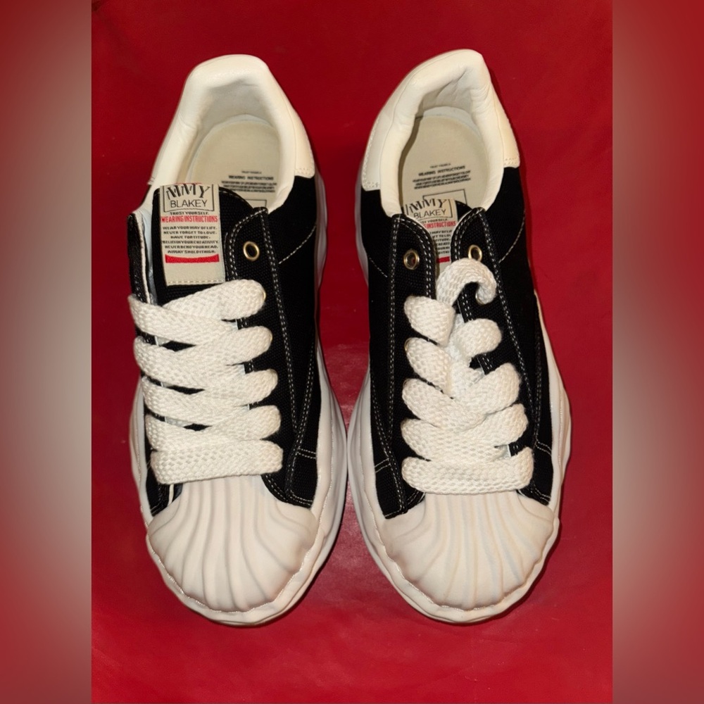 Miharayasuhiro Black and White Men's Low-Top Sneakers